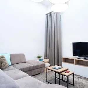  Apartment Super With A/c